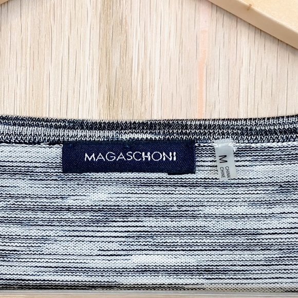 MAGASCHONI V-Neck Scalloped Hem Silk Top - Picture 5 of 7